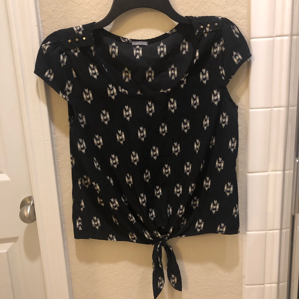 Charlotte Russe Front Tie Printed Top